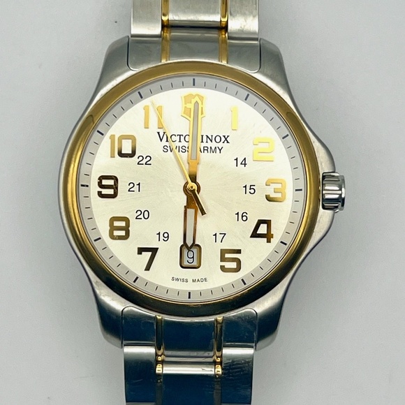 Victorinox Swiss Army Men’s Swiss made Officer’s Silver and Gold Watch Working - Picture 6 of 9
